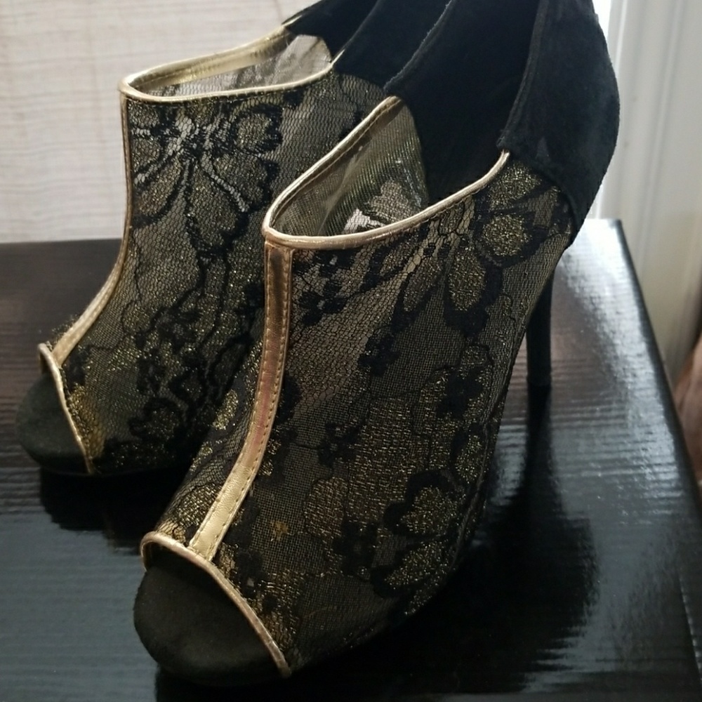 BEAUTIFUL stiletto